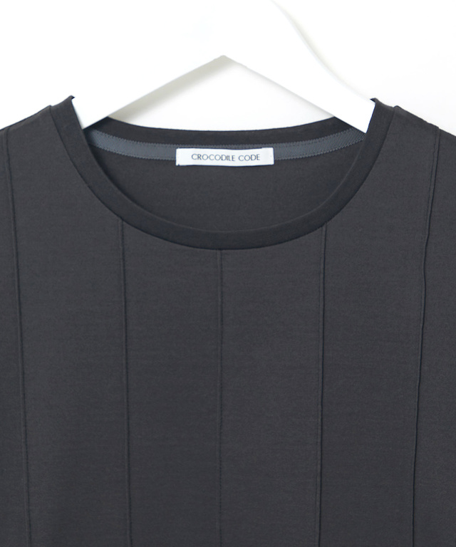 ピンタック リッチ Tシャツ