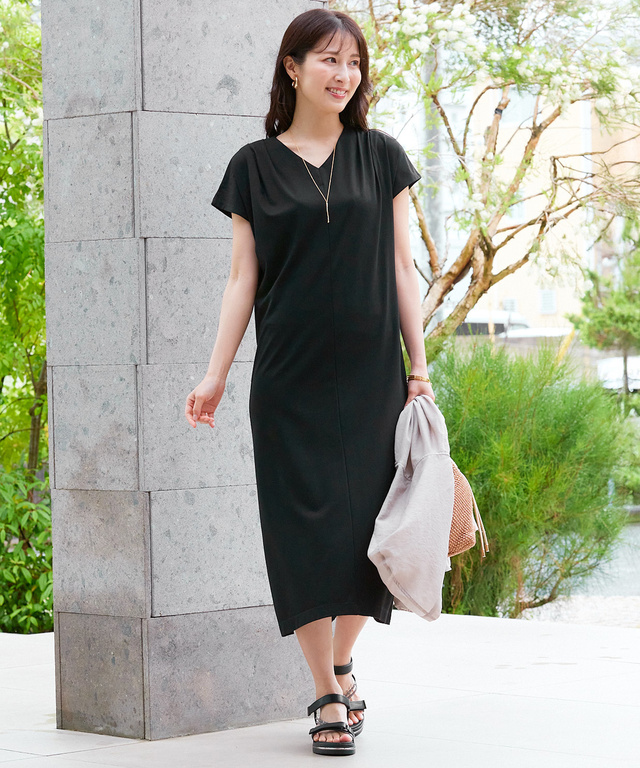 Vネック ロングワンピース【オンラインショップ・一部店舗限定】