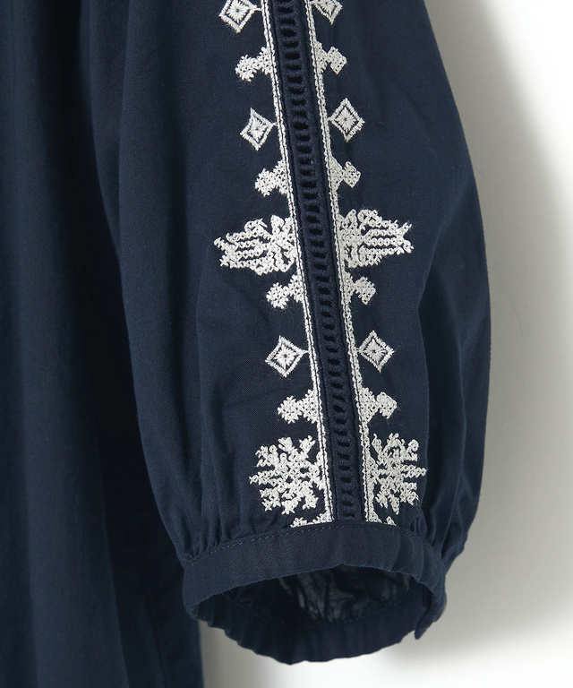 袖刺繍 プルオーバー ブラウス