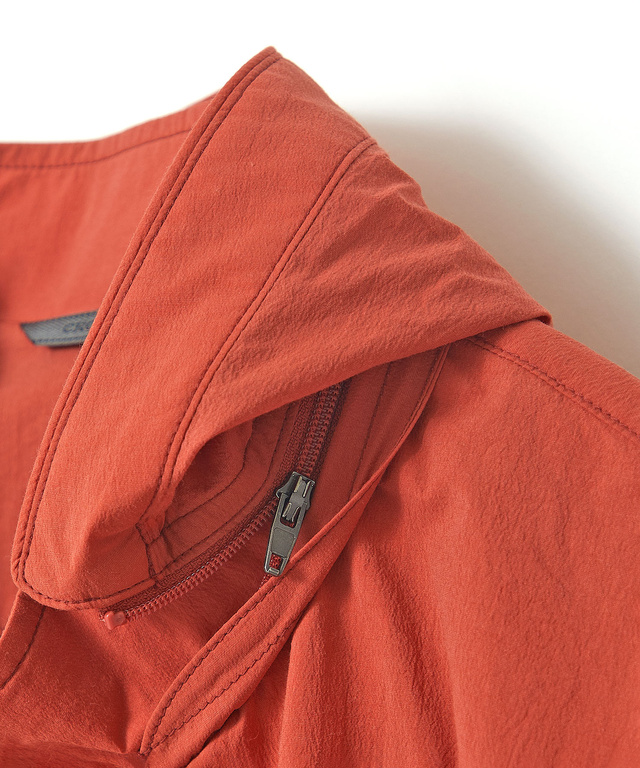 フード付き ストレッチ マウンテンパーカー