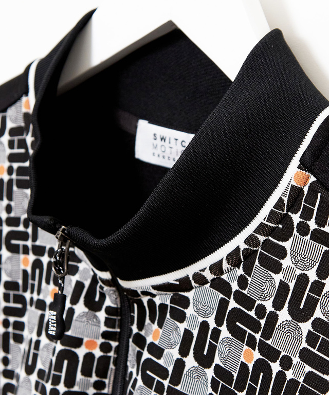 モノグラム ジップ プルオーバー