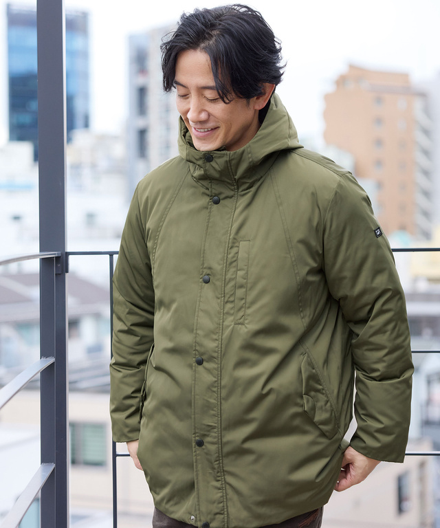 メモリー素材 ダウン ジャケット