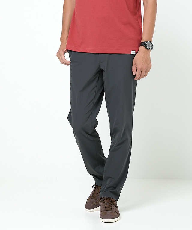 ストレッチ テーパード パンツ