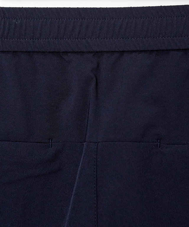 ストレッチ テーパード パンツ