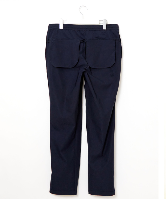 ストレッチ テーパード パンツ