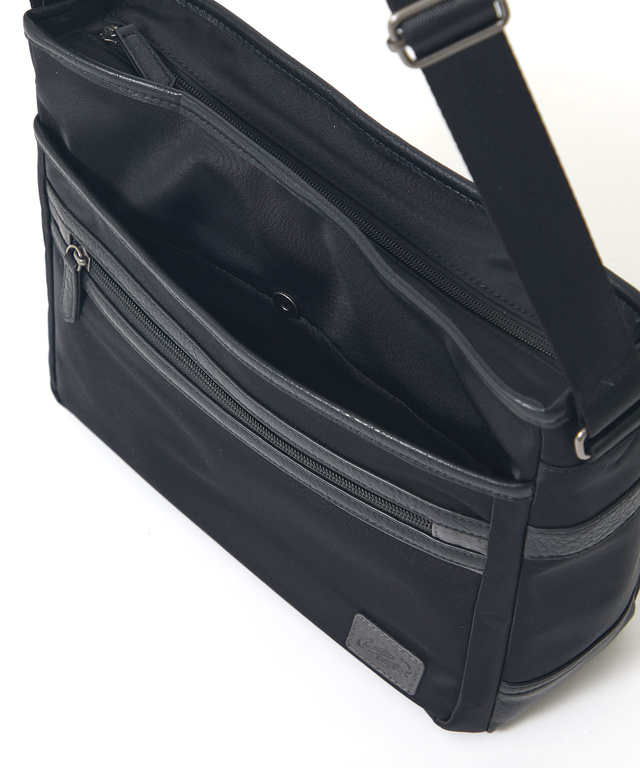 ナイロン フロントポケット ショルダーバッグ