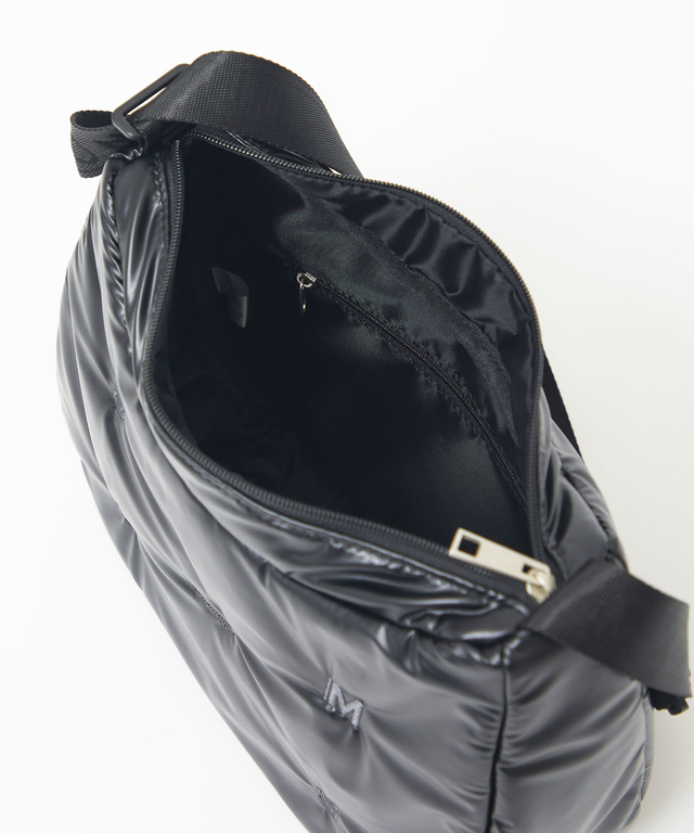 ロゴ刺繍 パデッド ショルダーバッグ