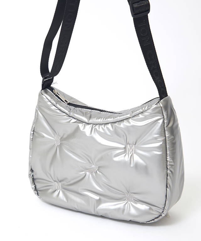 ロゴ刺繍 パデッド ショルダーバッグ